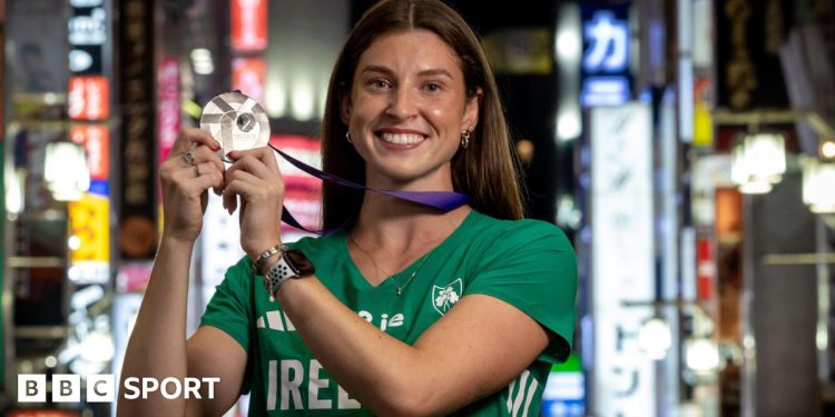 Campeonato mundial de atletismo: Kate O'Connor de Irlanda hambrienta para más medallas después de la plata heptatlón