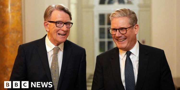 Starmer defendió a Mandelson después de que los funcionarios sabían sobre los correos electrónicos de Epstein, BBC entiende