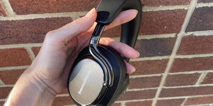 Los auriculares PX8 S2 de Bowers & Wilkins aterrizan con soporte integral de códec Bluetooth de alta resolución, audio USB y una mejor configuración de cancelación de ruido