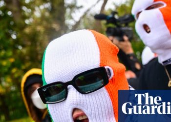 Caso de terrorismo contra el rapero de Kneecap Liam Óg ó Hannaidh tallado | Rótula