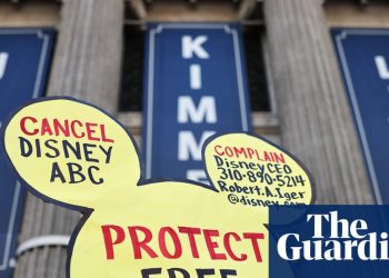 Los presentadores de televisión celebran el regreso de Kimmel al aire después de 'reacción masiva a la represión de Trump contra la libertad de expresión' | Jimmy Kimmel