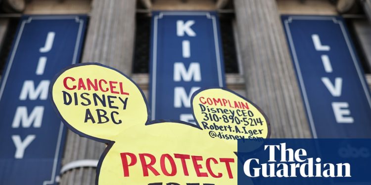 Los presentadores de televisión celebran el regreso de Kimmel al aire después de 'reacción masiva a la represión de Trump contra la libertad de expresión' | Jimmy Kimmel