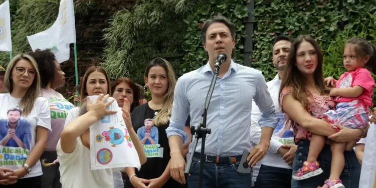Daniel Quinero y Carolina Corcho SE Inscriben Para Consulta del Pacto Histórico A Pesar de Que No Hay Decisión en Firme Sobre Su Realización