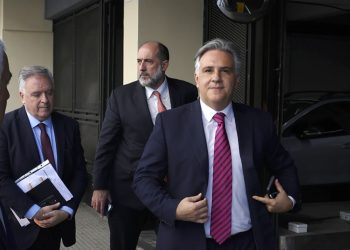 Los Gobernadores se entusiasman con la debacle de Milei y Apuestan a Ser Los Árbitros del Congreso