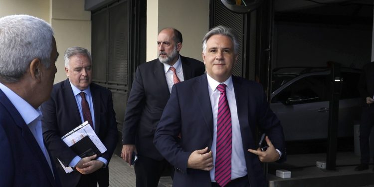 Los Gobernadores se entusiasman con la debacle de Milei y Apuestan a Ser Los Árbitros del Congreso