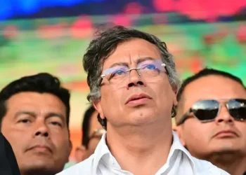 'Va Hacia los Más Ricos'