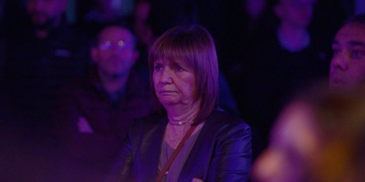 BULLRICH A LOS GRITOS CON TOTO CAPUTO PUSO PUSO A FUNCIONARIO DE UNO EX CAMPORISTA