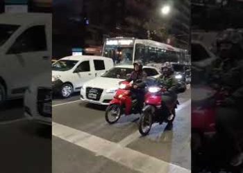 Cacerolazos en Distintos Barrios de la Ciudad en Rechazo A Los Vetos de Milei y Las Coimos de Karina