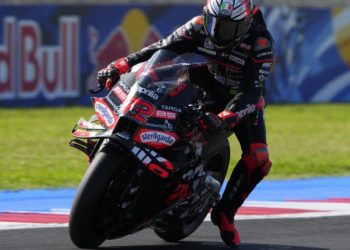 Bezzecchi, Pole en Casa y Marc Márquez Fuera de la Primera Fila