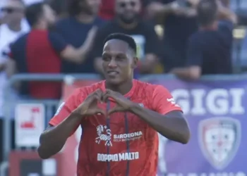 Yerry Mina SE Tiró de Cabeza y Anotó Golazo Con El Cagliari en la Serie A de Italia: Vea El Tanto del Colombiano Que Está de Racha