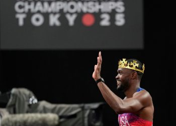 Rai Benjamin 'Gana, Pierde y Gana' el Oro en Unos 400 Vallas con Warholm Fuere del Podio