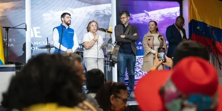 Estas Son Las Línas de Contacto en Caso de Emergencia