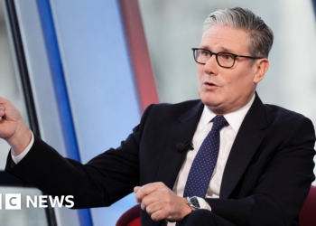 Keir Starmer llama a la política migrante de reforma 'racista' e 'inmoral'