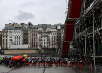 «Les Lieux Culturels Financéss Par de l'Argent Public Doivent-ils Présenter en priorité des Créateurs français? »