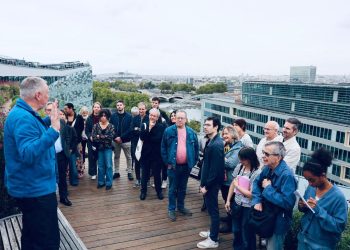 «L'Agming du Bâtiment Reprénente Pour Nous la Stabilité d'une Institution Commhe Le Journal» Le Monde «»