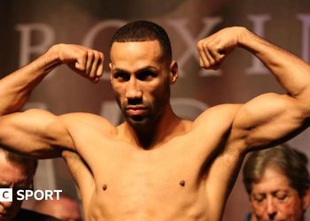 James Degale: Briton gana en el debut de boxeo desnudo contra Matt Floyd