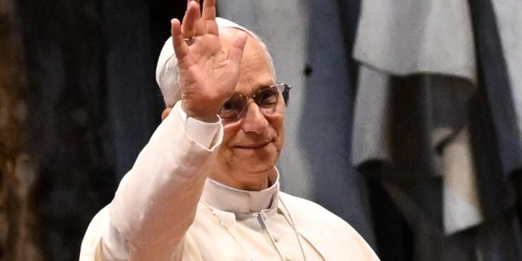 León XIV Vive Su Primer Cumpeados al Frente del Vaticano