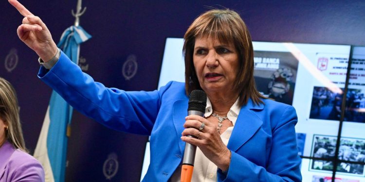 «Violacia Flagrante de la Libertad de expresión»: Bullrich Fue Denuncia Por Abuso de Autoridad | El Gobierno Pidió Allanar un periodista