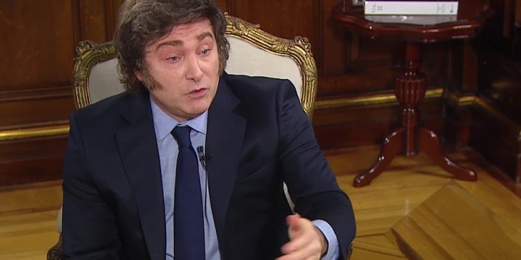 Milei se Victimiza y Acusa al Kirchnerismo de Querer «Atentar Contra Su Vida» | Para deseviar el foco de las denuncias de corrupción