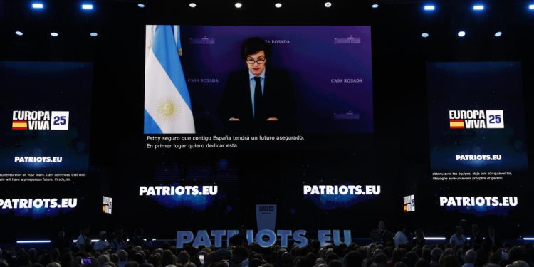 De Invitado Estrella A Un Discurso Breve por Videoconferencia: Milei Habón en El Festival Viva 25 de Vox | No Pudo ir a España por la Derrota Electoral y Las Coimas
