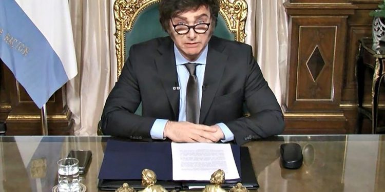 Javier Milei Presenta El Presupesto 2026 en Cadena Nacional Atrincherado en El Déficit Cero | Más y más Ajuste