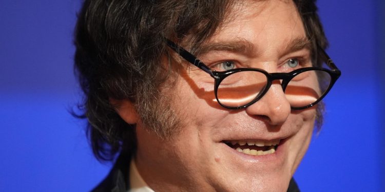 Tras Embolsar Los Dólares de Trump, Milei Cigara Su Último Día de Gira en Estados Unidos | Se Reúne Con Netanyahu