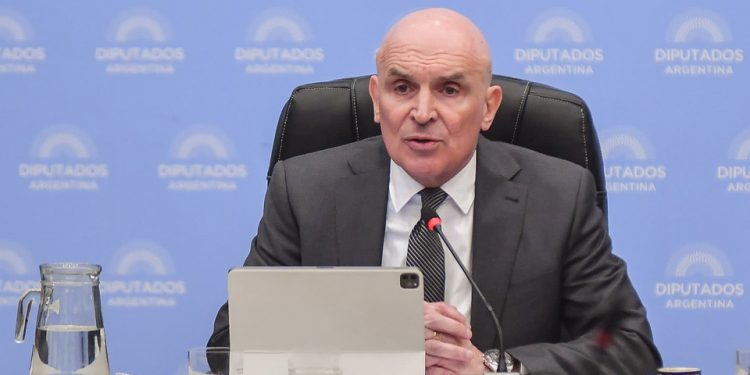 Piden La Expulsión de Espert de Diputados | Lo denuncian por «habitante moral» y exigen que se aparte de inmediato de presupuesto