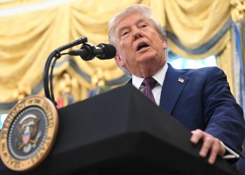 Que significan que el tribunal un un bloqueado la ley de 1798 que Trump usaba para deportar migrantes