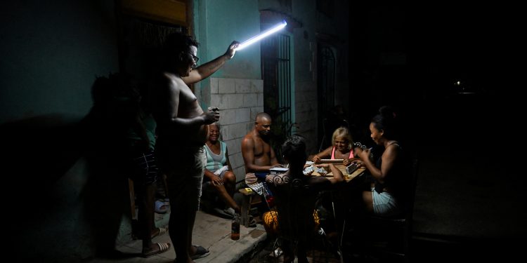 Cuba Restablece El Servicio Eléctrico Tras apagón total