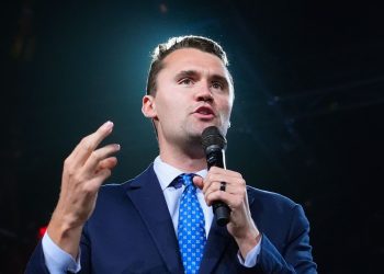Charlie Kirk disparó en el evento de la Universidad de Utah Valley