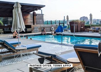 Las mejores tarjetas de crédito del hotel con tarifas anuales por debajo de $ 100