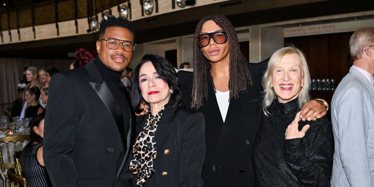 Balmaination se hizo cargo del Lincoln Center cuando Olivier Rousteing aceptó el premio del Consejo de Couture
