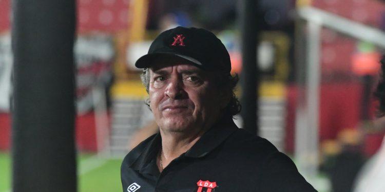 ÓScar 'macho' Ramírez Opta por 'Morderse la Lengua' Sobre El Arbitraje