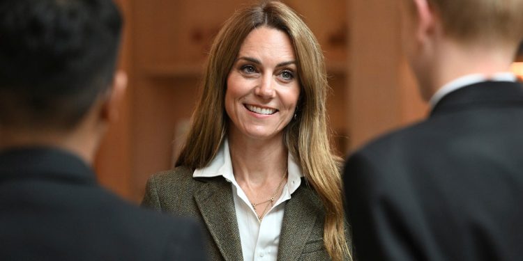 Cómo conseguir el nuevo look rubio de miel de Kate Middleton, y por qué es el color de otoño perfecto