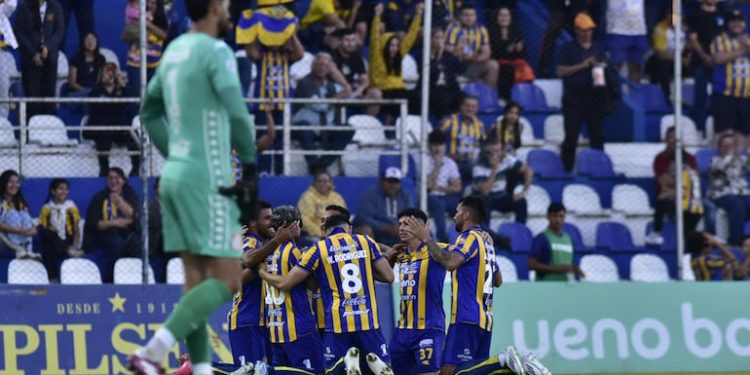 General Caballero y Sportivo Luqueño Abren Hoy la Fecha 13 – Fútbol