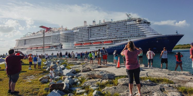 Carnival ofrece un estado de por vida antes de la revisión del programa de fidelización