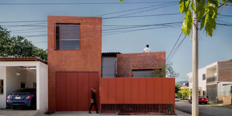Casa Roja / Jdr Arquitectos