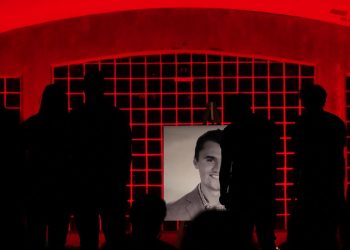 Charlie Kirk y Tyler Robinson vinieron de los mismos mundos en línea deformados