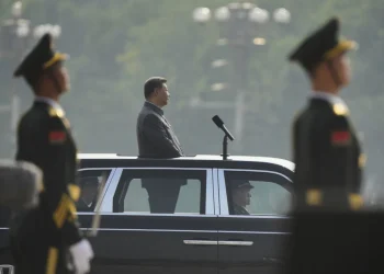 China: El Autoritarismo Se Une, La Democracia SE Divide