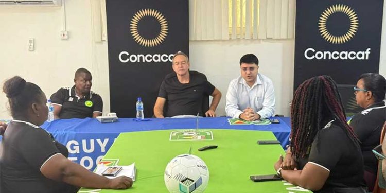 El nuevo entrenador en jefe de los Golden Jaguars llega para comenzar la tenencia