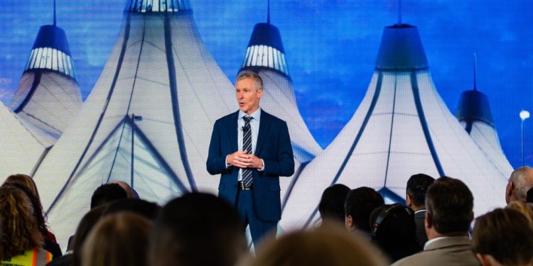 CEO de United Airlines ve un rebote de demanda de viajes