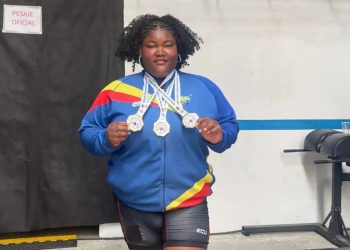 Lisseth Ayoví Gana el Oro en El Sudamericano de Levantamiento de Pesas