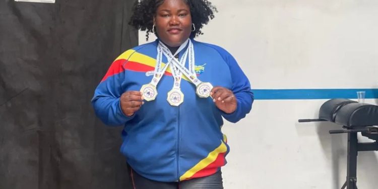 Lisseth Ayoví Gana el Oro en El Sudamericano de Levantamiento de Pesas