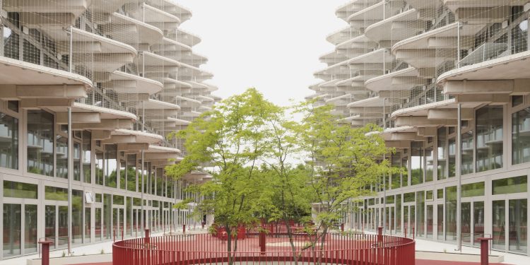 Lion-Feuchtwanger-Strasse Housing Blocks Residential / Far Frohn y Rojas