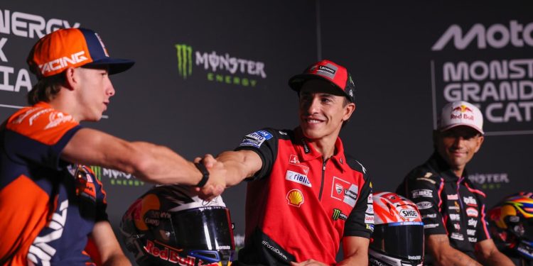 Acosta emocionó a márquez y se dieron la mano