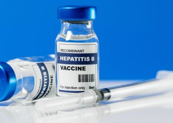 El panel de vacunas apilado por RFK Jr. recomienda retrasar la inmunización de MMRV