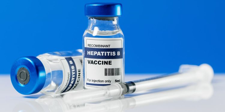 El panel de vacunas apilado por RFK Jr. recomienda retrasar la inmunización de MMRV