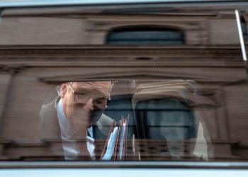 Starmer es el perro que atrapó el auto