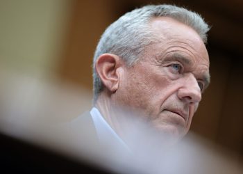 RFK Jr. agrega más miembros antivacámicos al Panel Asesor de Vacunas de CDC