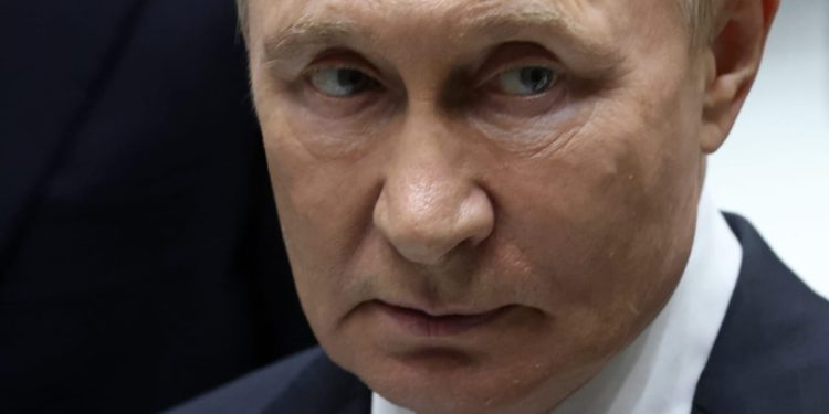 El Reino Unido propone usar miles de millones en efectivo ruso congelado para préstamos de Ucrania – Político